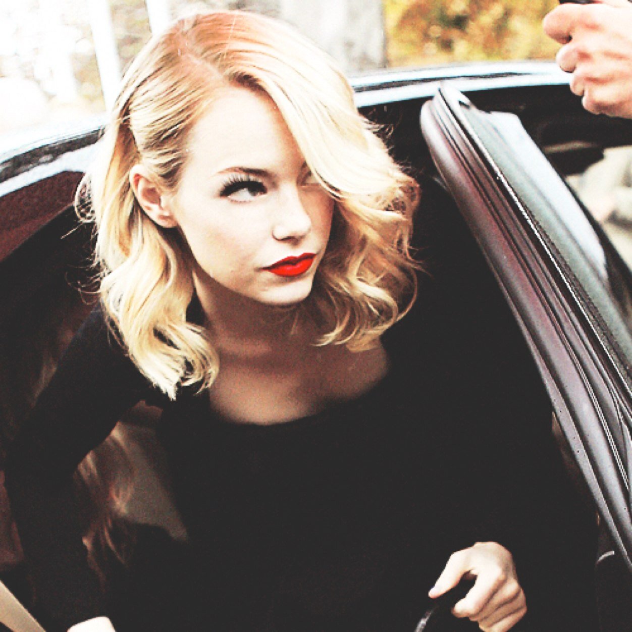 Hi my name is Gwen Stacy, oxford scholar and spidermans girlfirend. Be someone who gives others hope. Works at OSCORP.