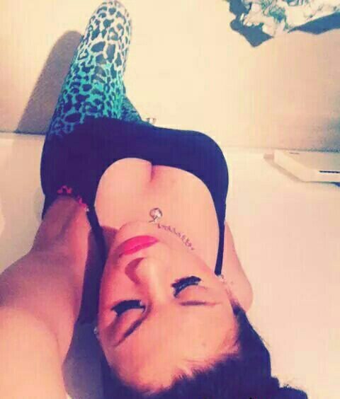 Love all things cock and pussy shaped x #teambi Secret account x #teambbc also Tributes get a follow FEEL FREE TO RT MY PICS X Girls if u want a s/o just ask