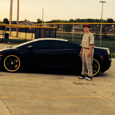 Profile Picture of Josh Vannoy (@joshbosh1234) on Twitter