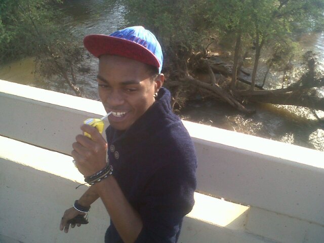 Am a guy who jst luuuv his social network junkz oops I luv hving fellas as U so am funny,easy 2 tlk 2 kind of a person,☺simply 2 laugh at u as well jeh dat JR »