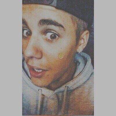 My love pours out to justin who has always been here when i needed love. I will forever be grateful. He is the strongest, most compassionate idol ever ♡