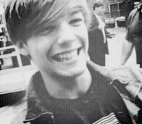 I jst gave you free follow and i love you. Follow @lxrry_bands