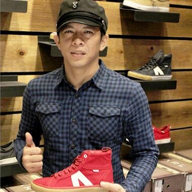 Jual Berbagai Merek Sepatu berkualitas | Menyesuaikan gaya Hidup dengan sepatu trendy masa kini