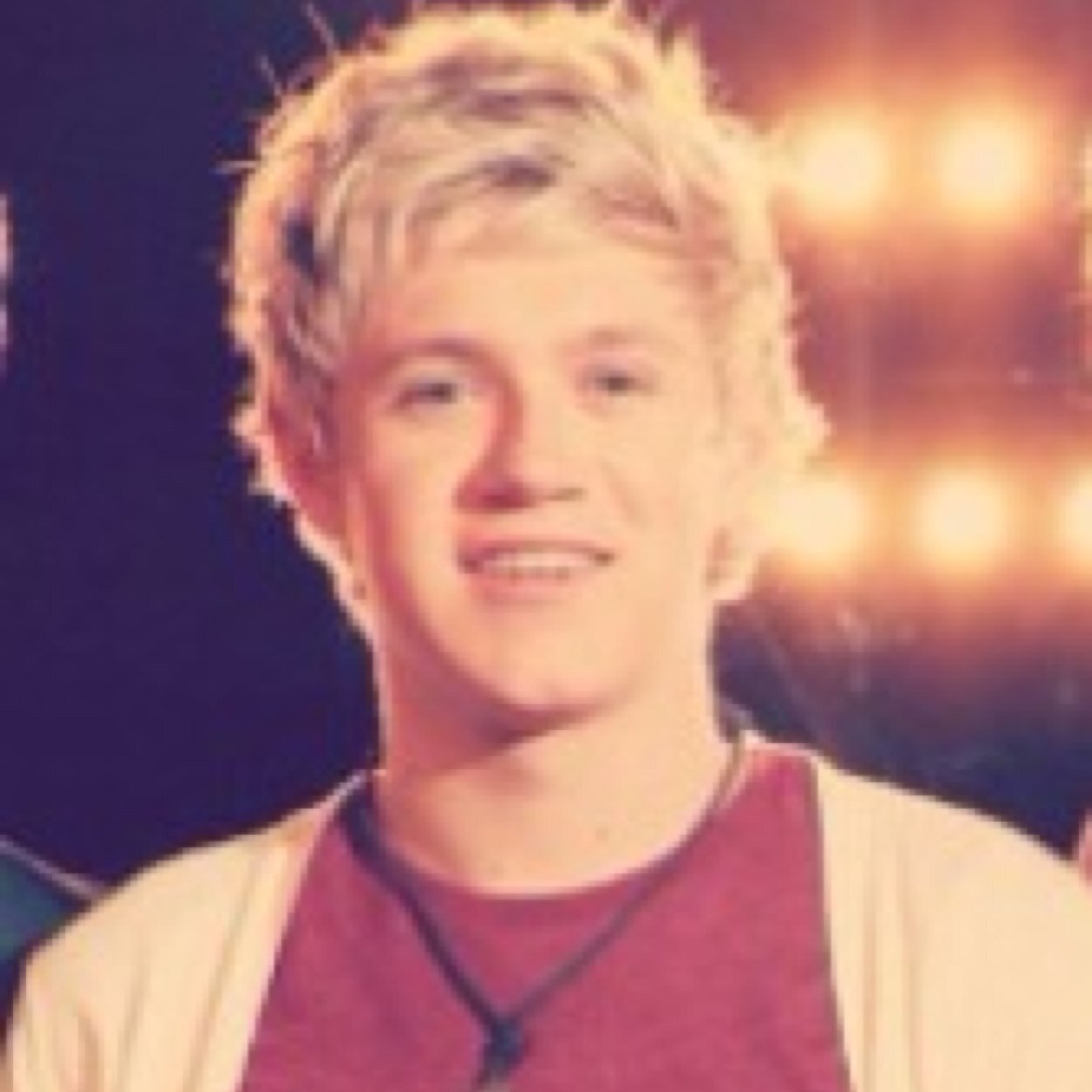 Amo One direction en las buenas y en las malas Fifth Harmony es lo mejor y Lauren la mas bella
Austin,Justin,Miley,Katy,Perrie y Selena son mis otros amores