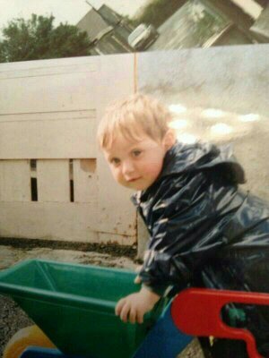 Angel1Official's profile picture. Hi Please follow this account @RealMahomieBoy and
we will send 10 followers