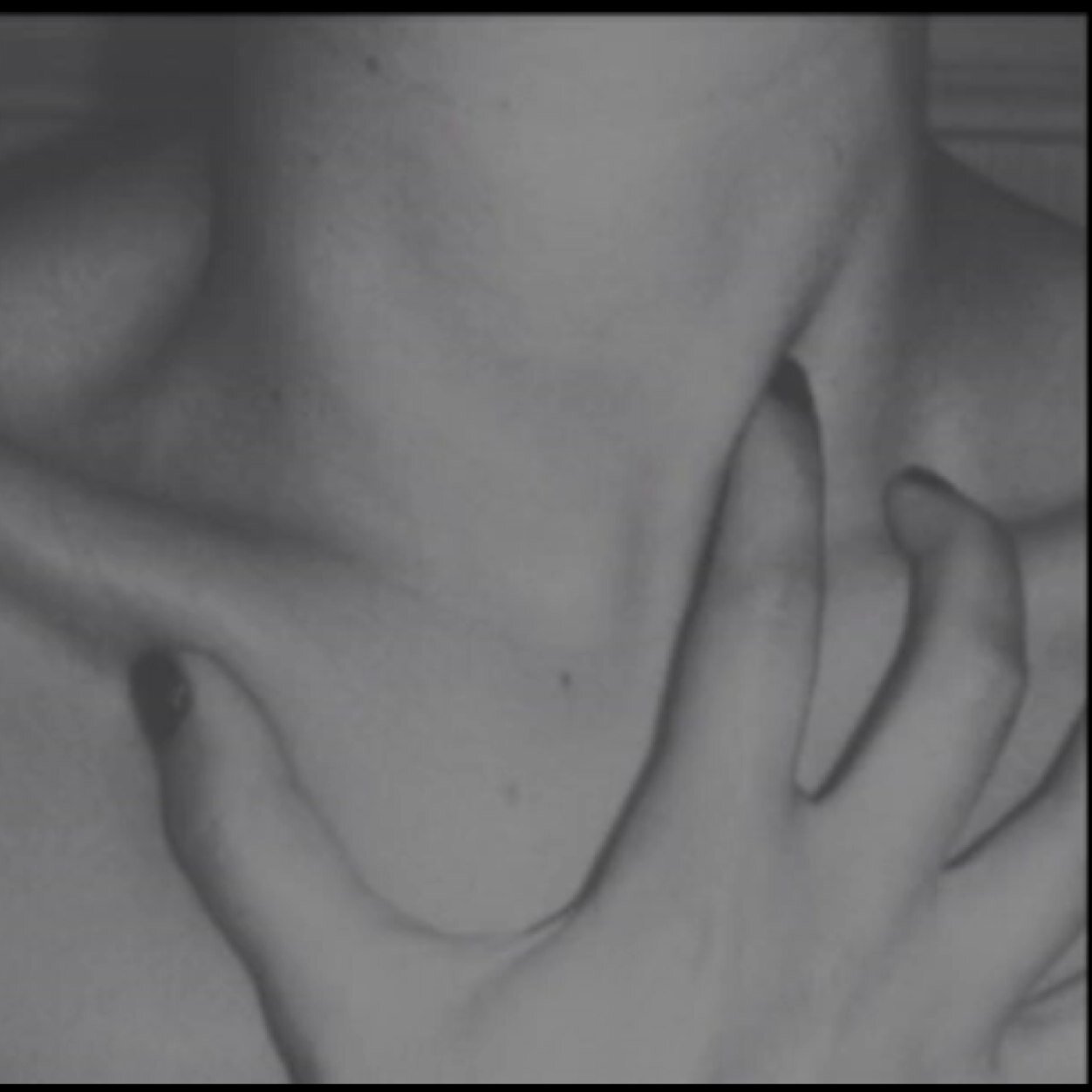 Alex_conseil's profile picture. Je ne suis pas foutu d'être heureuse; de mon petit trou je regarde le monde s'effonder... Alex, 15 ans.