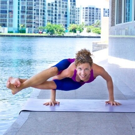 Celebrity Health Coach, Author & Hilarious Dancer. Helping you THRIVE from the inside out with soulful science.