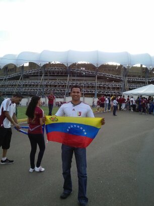 Venezolano fiel creyente a la teoría de la  unión de mis compatriotas  por medio de políticas económicas y sociales justas para todos..