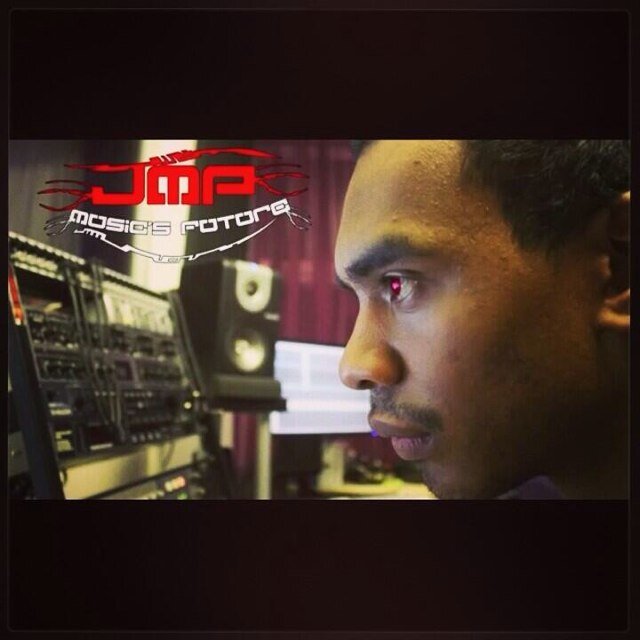 Producer/ Composer /Engineer.. Follow the Team @Djmikeclasse & @PhantomArtz Music doesn't lose its value your perception does.