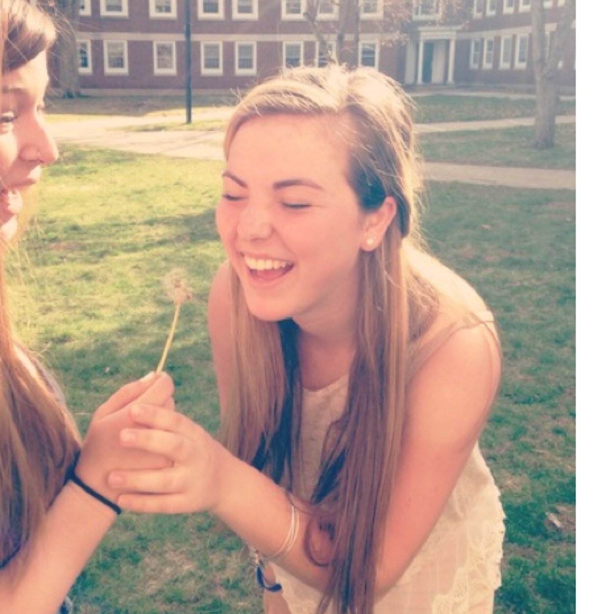 TayNonn's profile picture. 