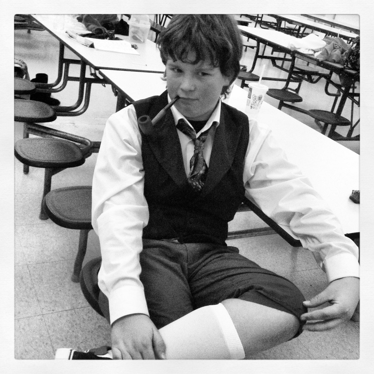A 13 actor who likes sports and has lots of friends and who is very funny eo foliow me peoples