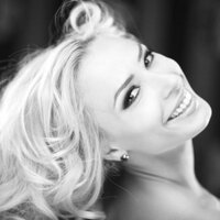 Iulia Vantur(@IuliaVantur) 's Twitter Profile Photo