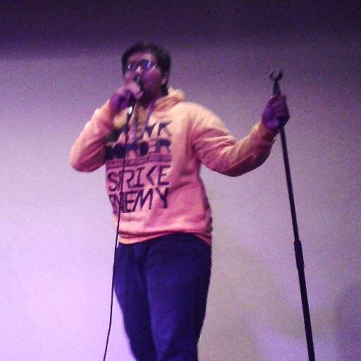 Independent Stand-up Comedian // Open Mic Hunter // Islam // Manchester United // S1 - Sastra Inggris // UNESA Surabaya