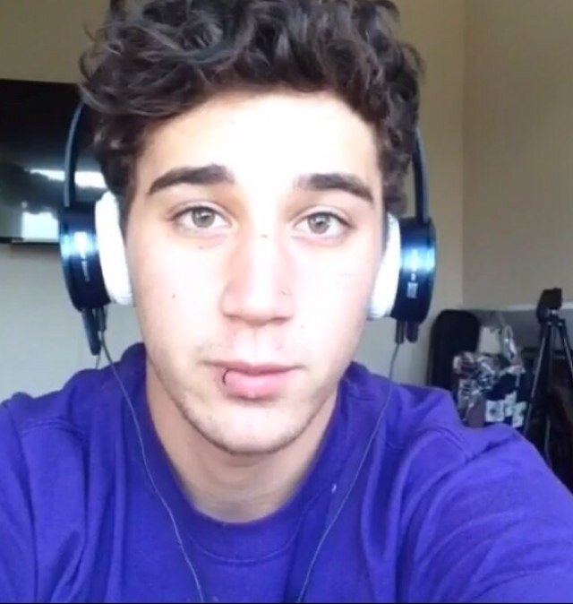 Janoskians are like my air, I can't live without them. (ू•ᴗ•ू❁)