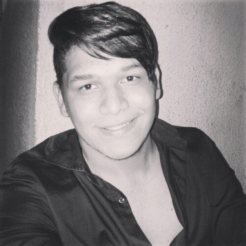 Make-up, stilista, estudiante de administracion.