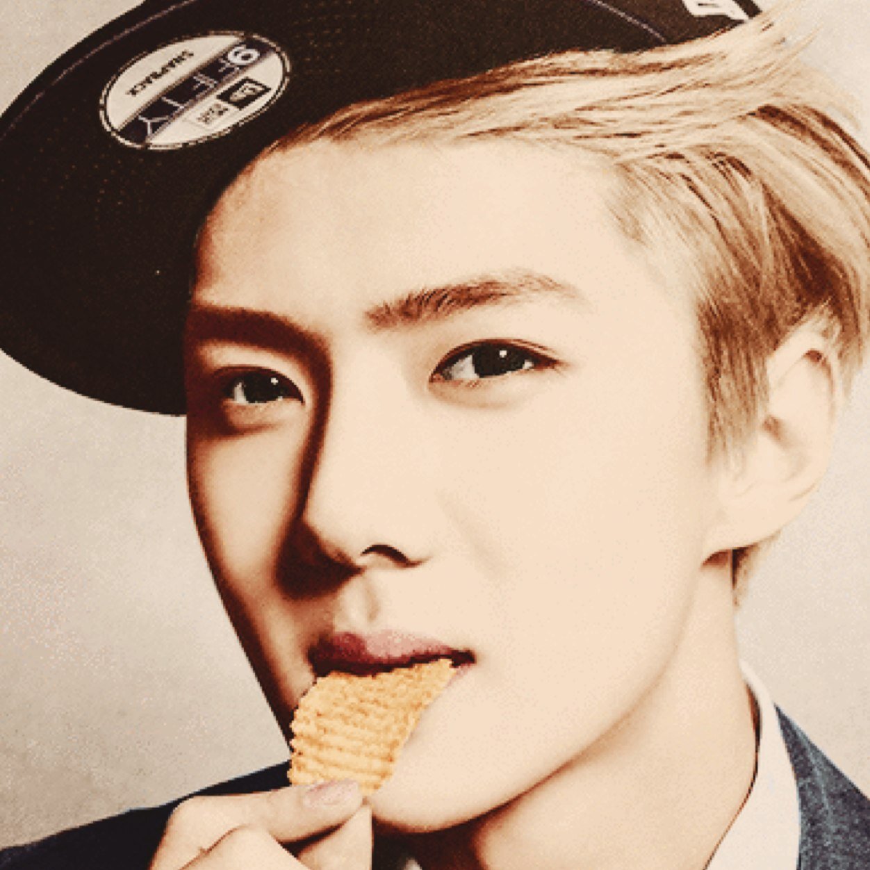 oh sehun 非公式 bot. もっとこっちきて、キスしよう。english/japanese