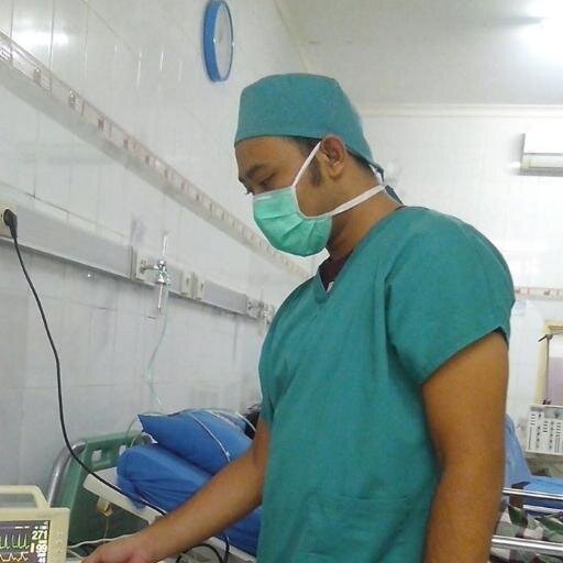 q slalu berdiri disampingmu...kau tetap bintangku