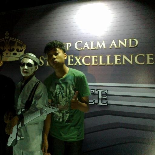 13 nov 1996 

we are always love♥ & support @veJKT48. ^_^
playing guitar, & playing game online ♥♥
I LOVE ♥ ALLAH SWT . 
http://t.co/Ce1RHHl3x3