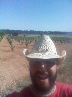 chulabuscasposa's profile picture. Soy Chula. Terrateniente. Tengo un tractor verde y tres o cuatro empacadoras. Muchachas, soy lo que andabais buscando.