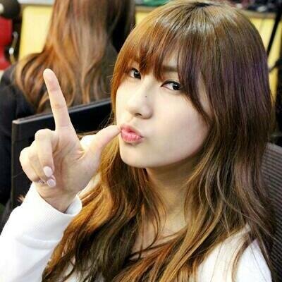 @FaerberRP  · maknae pokoknya paling muda!hahaha 96 line =]] · apink yoyo!