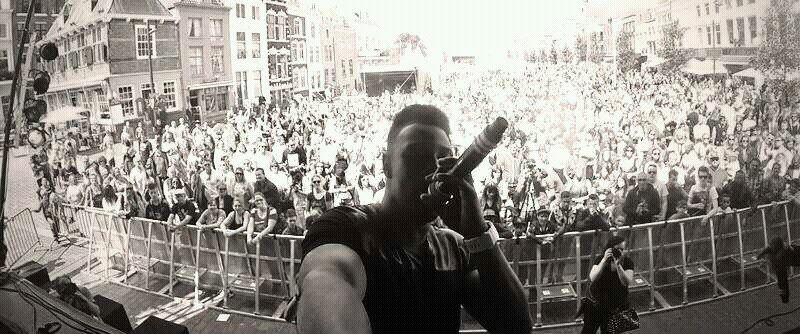 De new artist uit Middelburg heeft na een tijdje in de studio te hebben gezeten met de Hobbyisten ook besloten om een solo project te starten