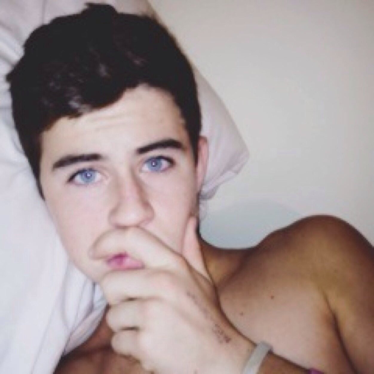 djjddkkdxmsk's profile picture. mahogany said she loved me¨̮