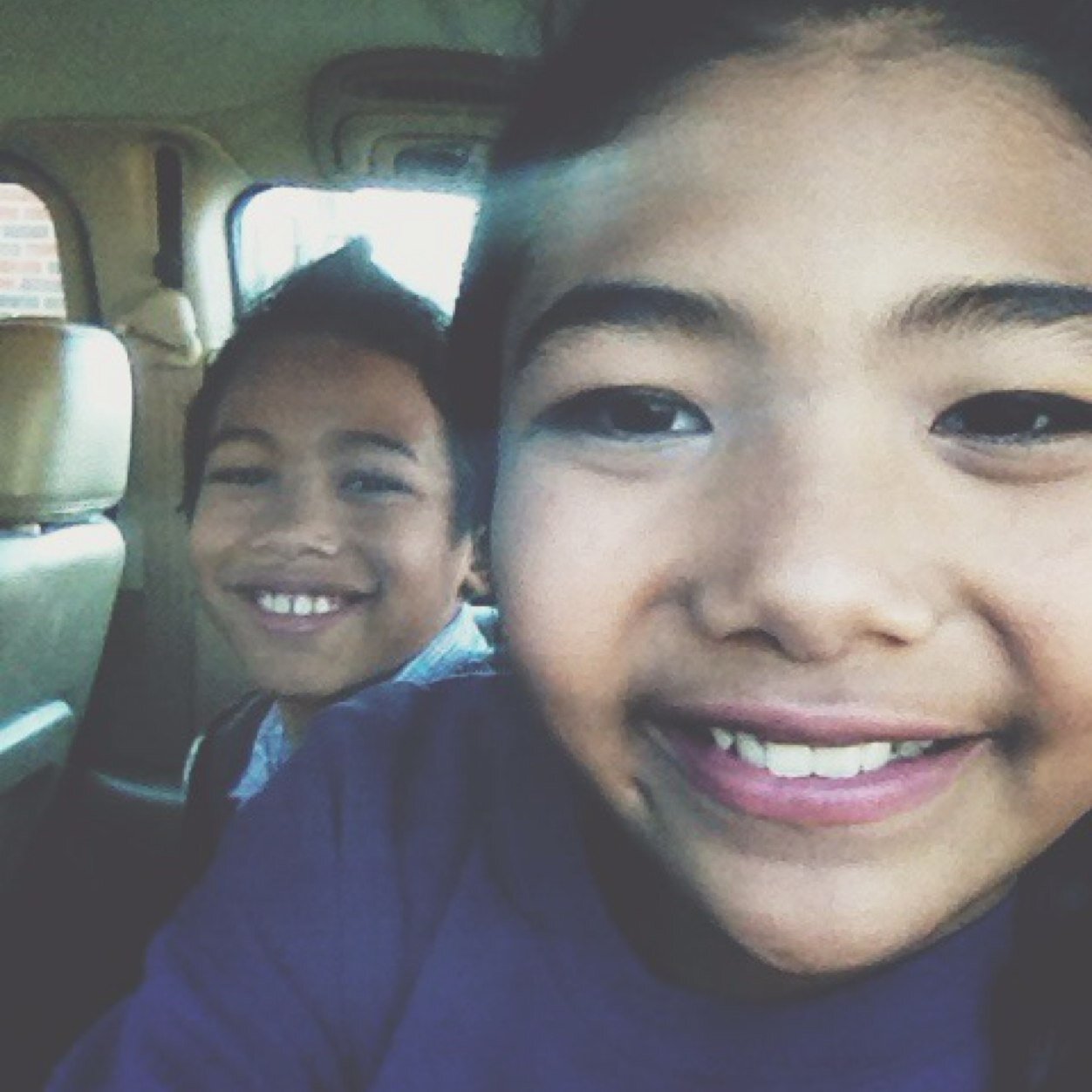 hi my name is jeanelle i luv to dance and sing and more