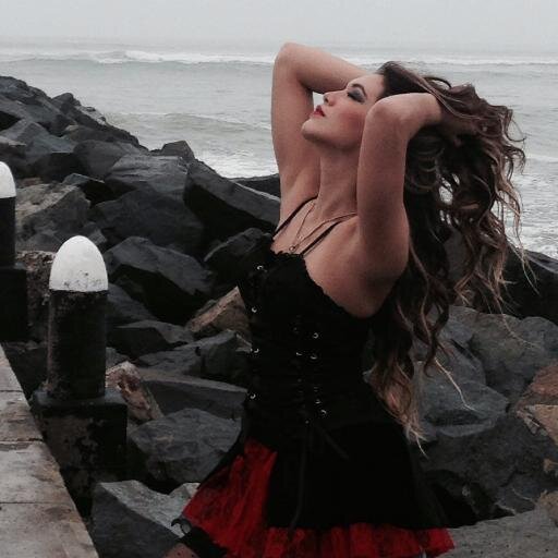Modelo y Anfitriona -Representación: managerjazminpinedo@hotmail.com teléfono: 99 416*5264