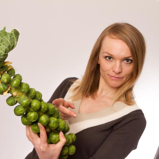 I am a qualified nutritionist who love helping people to improve health by changing eating habits. I offer sessions via email and Skype as well as one to one.