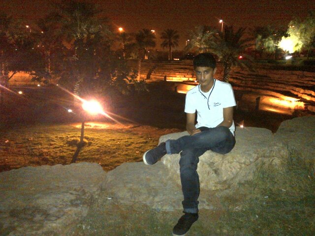 اللي يقول عني خقه هو أكبر من الخقه واللي يبي البن حقي يأخذه PIN:25D309D8 واللي ما يبيه والله هذا شيء راجع له kik: ruhrt