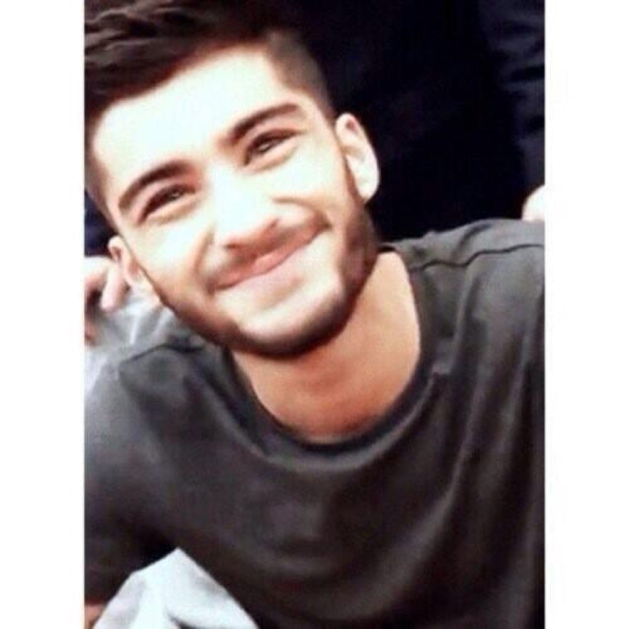 ask for a follow back on @raybanzouis
