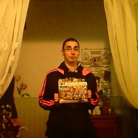 Alex R. 14 ans follow me and i follw back