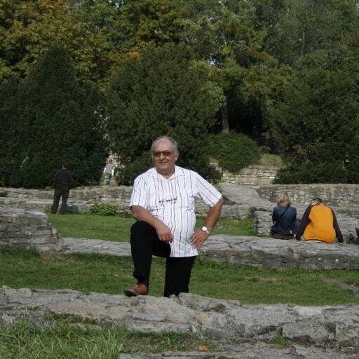 Minden alapvetően sikeres embernek sikeres szokásai vannak, vagyis kizárólag olyan dolgokkal foglalkozik, ami az álmai, a céljai megvalósításához viszi közelebb