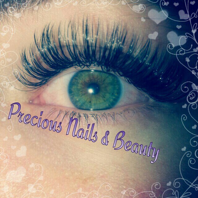 Wimperextensions haartje voor haartje gezet, ook 3d Russian volume, altijd mooie wimpers, mascara overbodig. bel voor afspraak 024-8459771 of app 0627043729