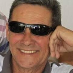 Homem comum, com caráter, moral e personalidade forte.Gosto de poesias e músicas diversas. Gosto de livros(escritor preferido - Zibia Gasparetto).