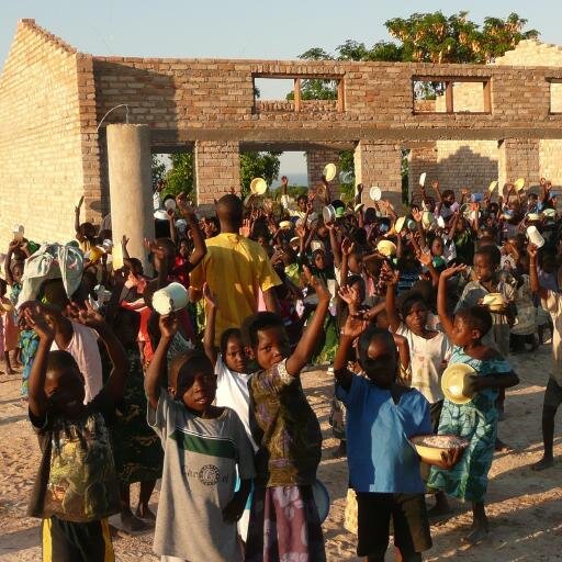 Moyo Foundation has Built a School & AIDS Prevention Programme in Nkhotakota, #Malawi. https://t.co/YVMU5Z4gIo & https://t.co/w74AlSsU2s