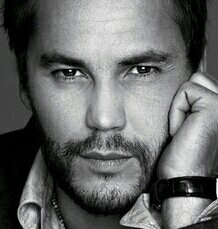 This the Twitter account of http://t.co/HSaaJ6P5hM,
a FANsite about Taylor Kitsch.