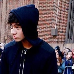 free follow! please follow @intrepidhoran :) ily