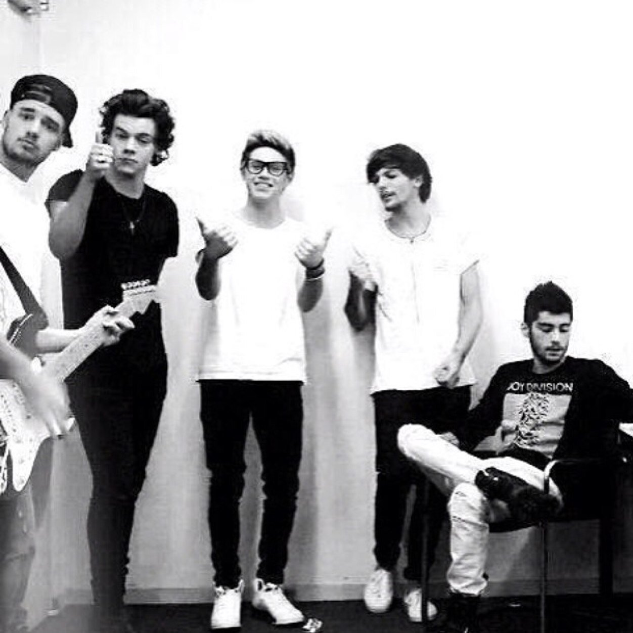 1Deverything24's profile picture. I love everything about One Direction! I am a total Directioner, and I will post all you want about them! Obsessed.. Possibly... and follow me! I follow back!!!