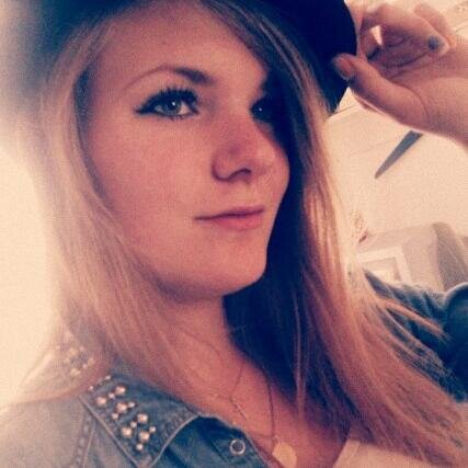 Don't forget smile, that's what makes your beautiful ♥
