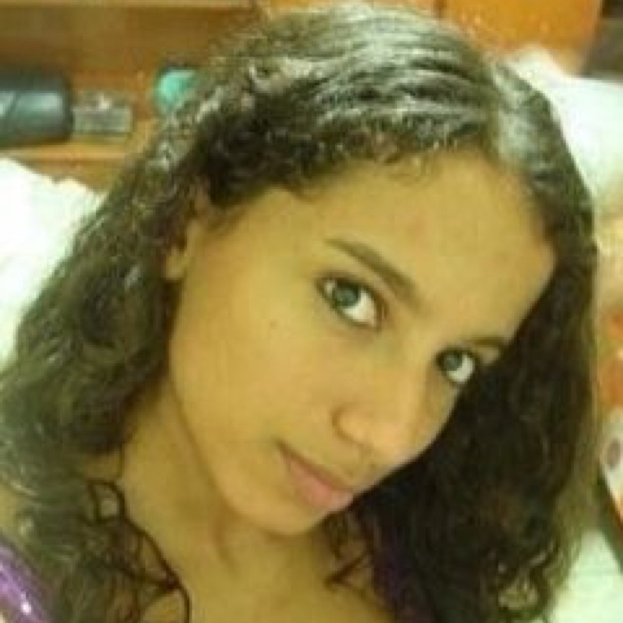 Anitta simplesmente é vadia por: fazer Louis e Niall brigarem por causa q ela quer fama! ODEIO A ANITTA!!!