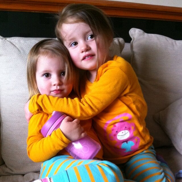32, mummy to 2 girls!