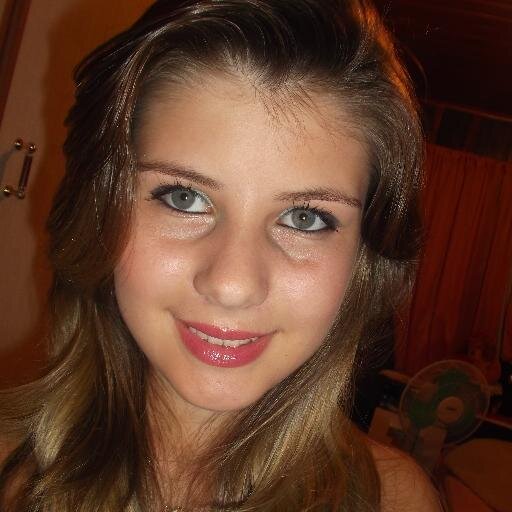Pense positivo. Seja otimista. Sonhe alto. Conheça pessoas. Faça o bem. Leia mais. Realize sonhos. Mantenha o foco. Viva intensamente.