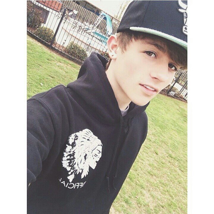 This is a Fan account. Made 3/24/14. Follow me if you please. also, go follow @CameronNashty