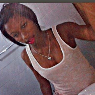 Que ustedes  fuman   yerba felicidades  yo  welO  ( .l. )  :Att  Que te importa   ( .l. )   ♥_♥  @iYourdoll_x3 loca con #shadow #blow fultra