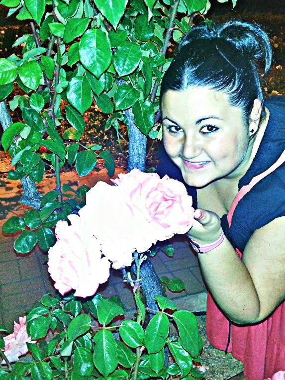 la gente olvida q hay que pedir besos y aabrazos