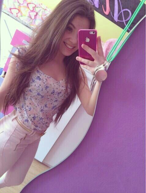 •De madrid al cielo.•Demasiadas putas sueltas.•Real Madrid•Justin Bieber❤