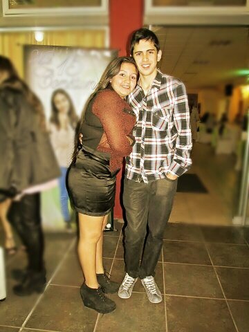 bueno solo busco miles de seguidores! y hacerme famosin!! :p