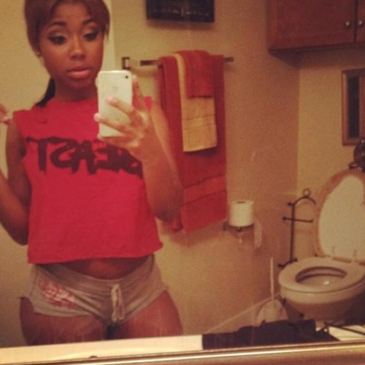 Welcome to my world. Im the queen all day and everyday. Follow meeeee.