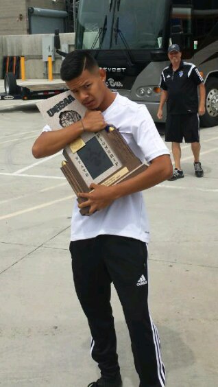 LouieRabago's profile picture. 